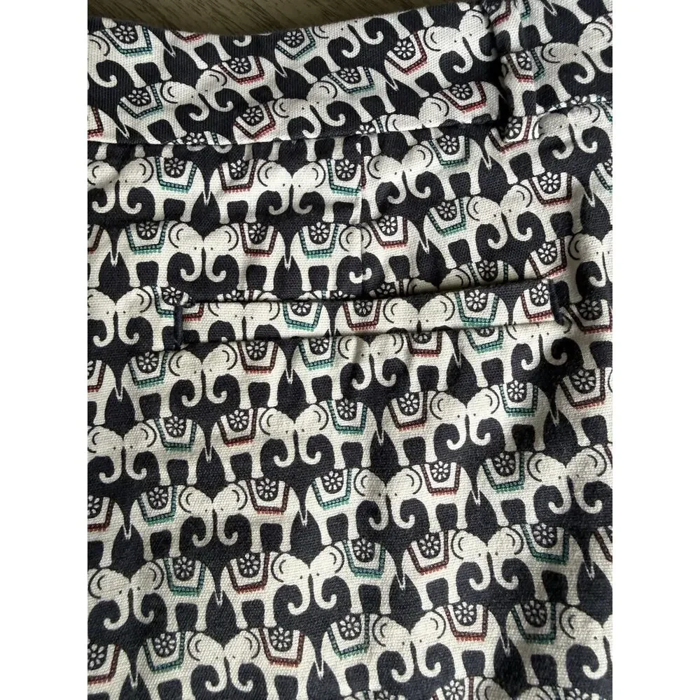 Banana Republic Women’s Elephant Print Shorts Flat Front White/Navy Size 6
